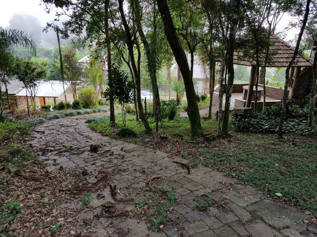 Sítio com quiosque