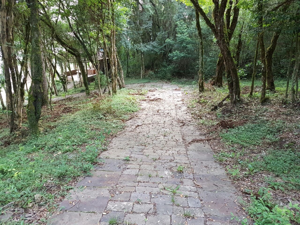 Sítio com quiosque