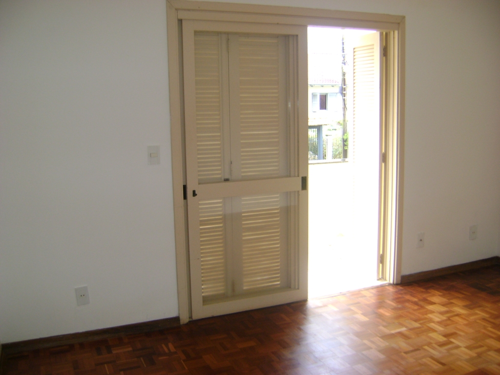 APARTAMENTO COM 2 DORMITÓRIOS