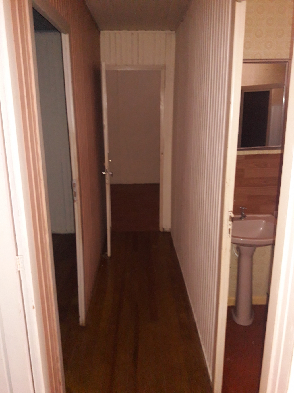 CASA COM 2 DORMITÓRIOS (TERRENO)