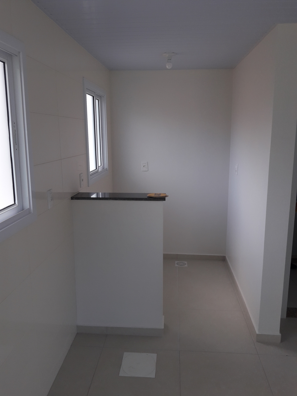 APARTAMENTO COM 1 DORMITÓRIO