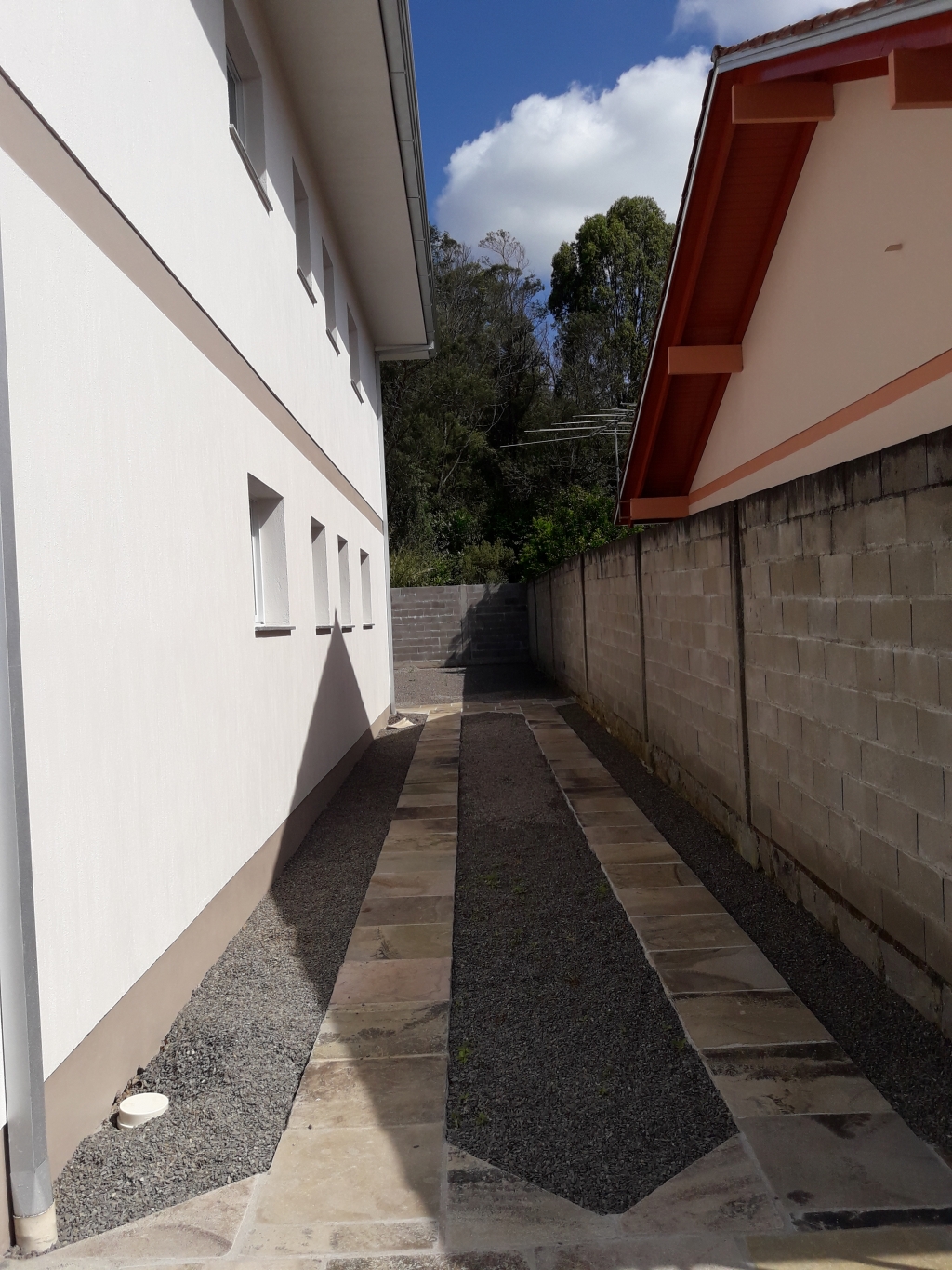 APARTAMENTO COM 1 DORMITÓRIO