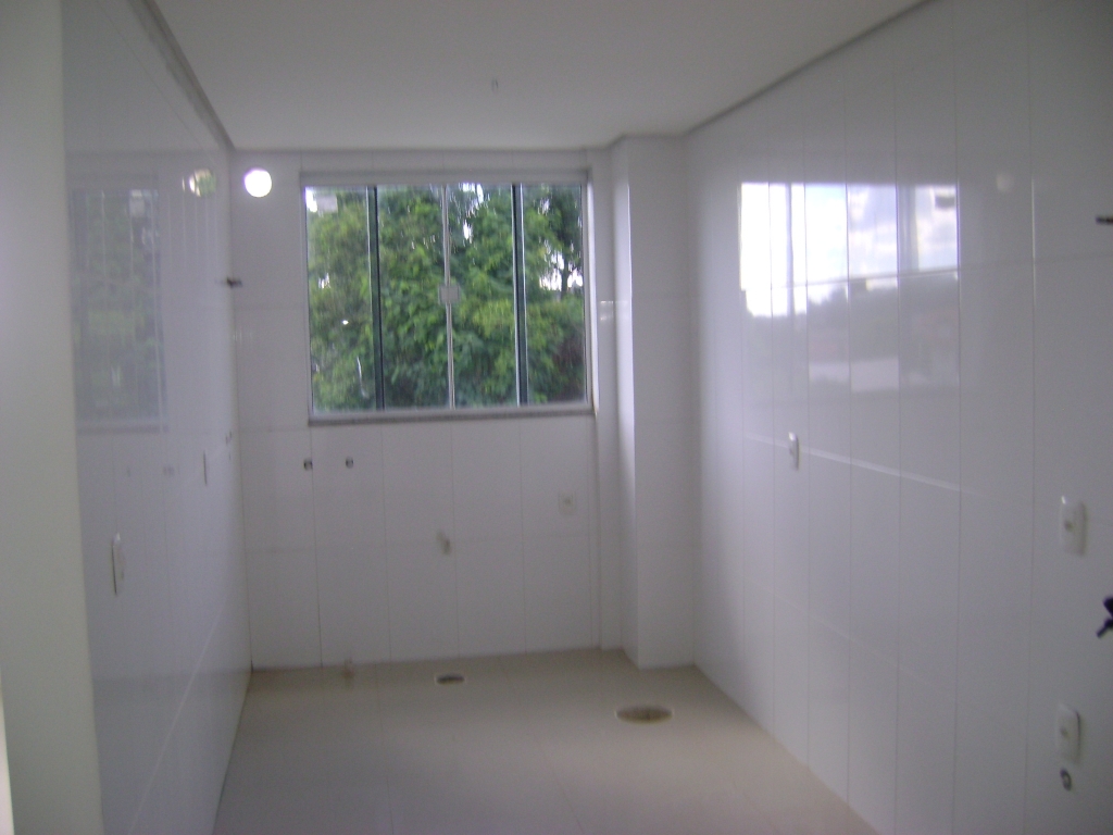 APARTAMENTO COM 2 DORMITÓRIOS