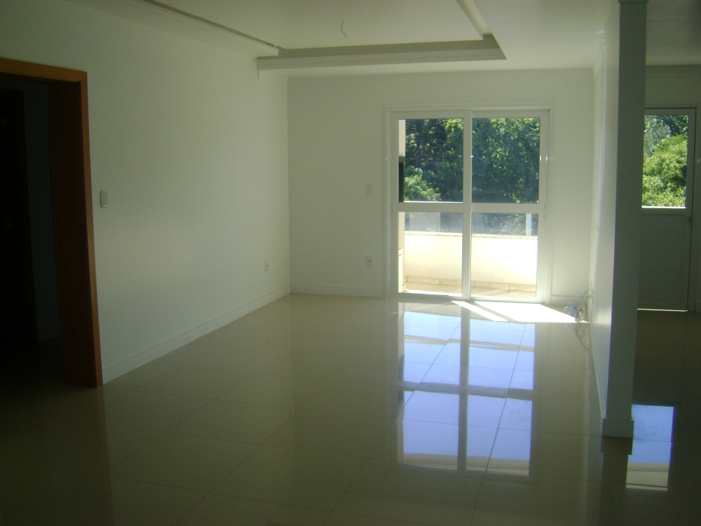 APARTAMENTO COM 3 DORMITÓRIOS