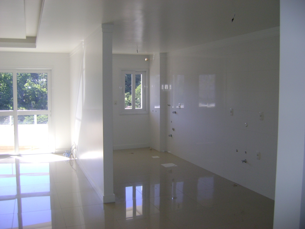 APARTAMENTO COM 3 DORMITÓRIOS