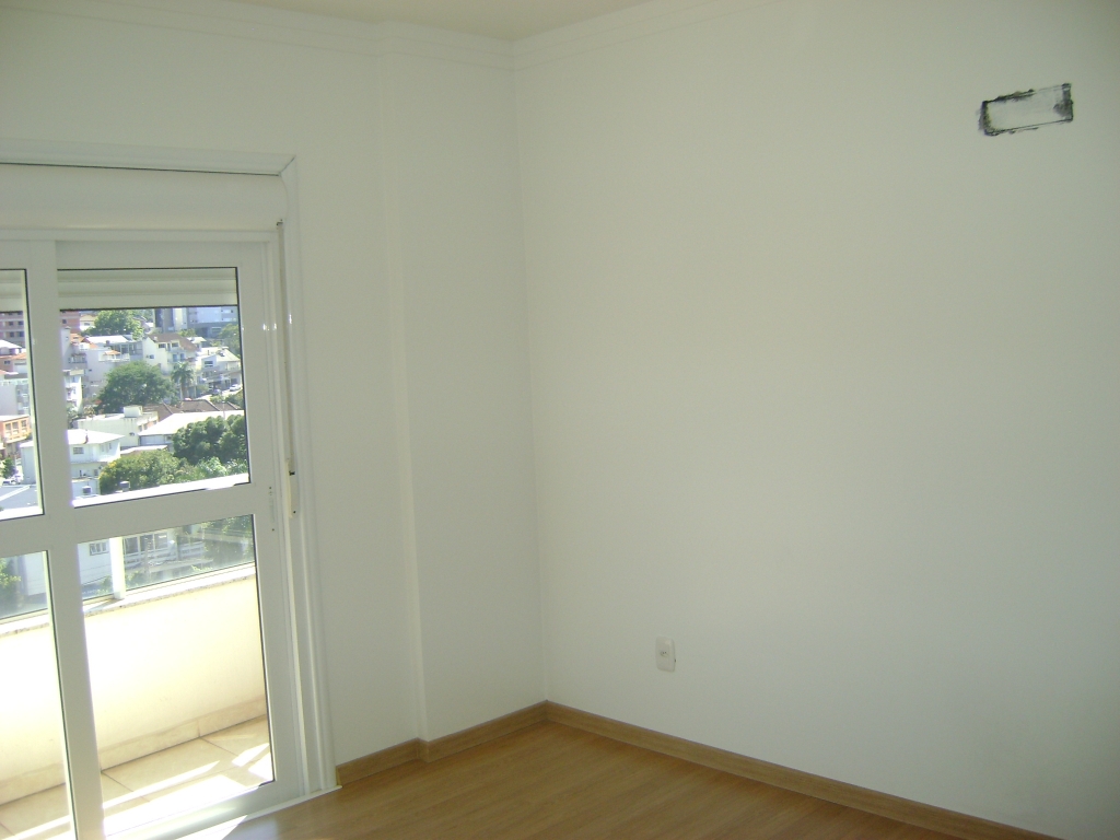 APARTAMENTO COM 3 DORMITÓRIOS