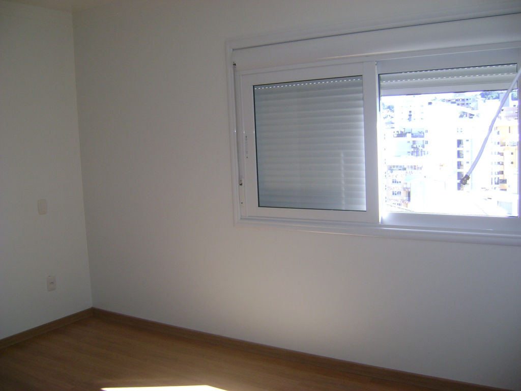 APARTAMENTO COM 3 DORMITÓRIOS