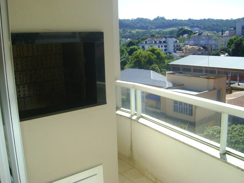 APARTAMENTO COM 3 DORMITÓRIOS
