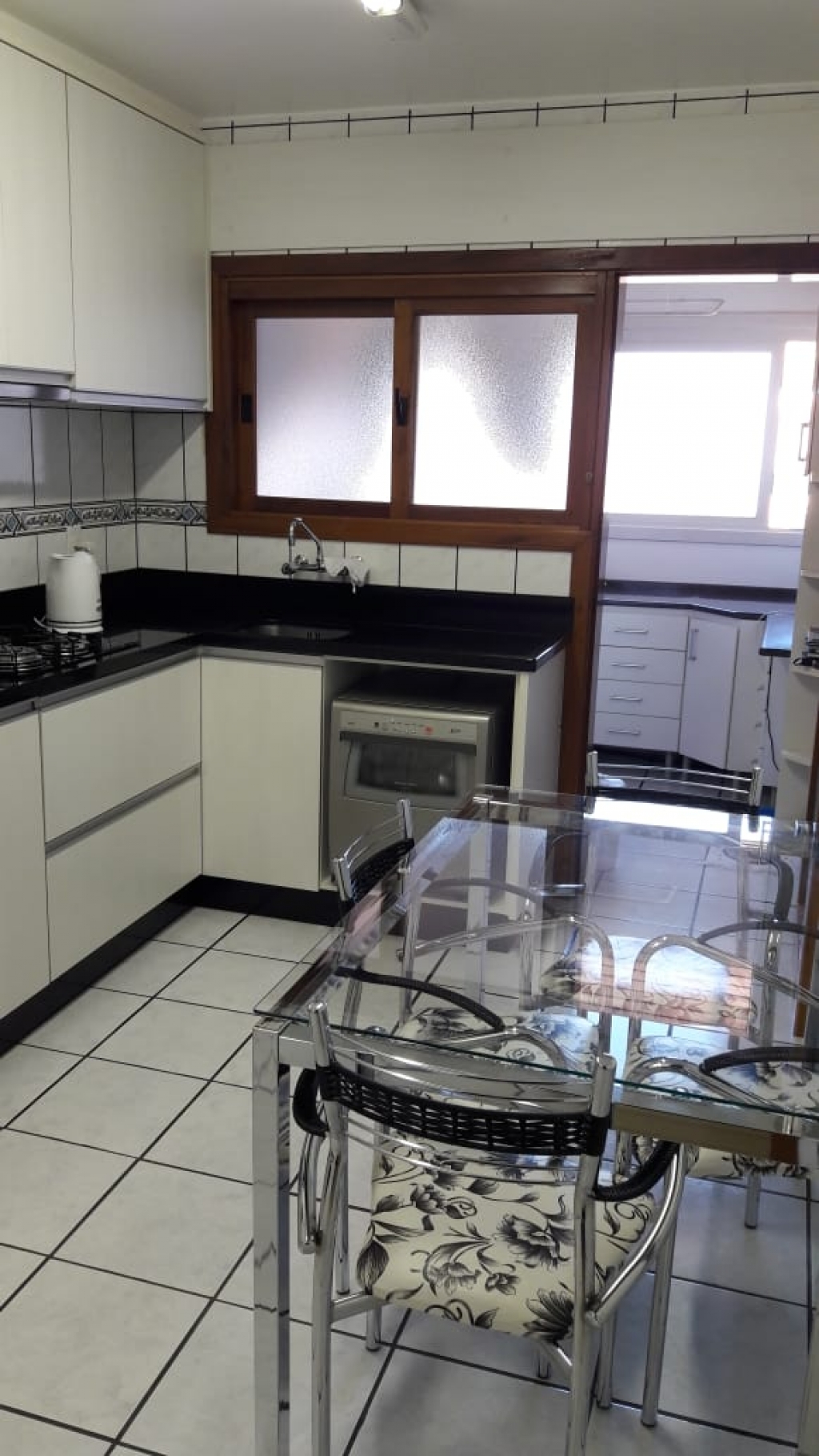 APARTAMENTO COM 3 DORMITÓRIOS