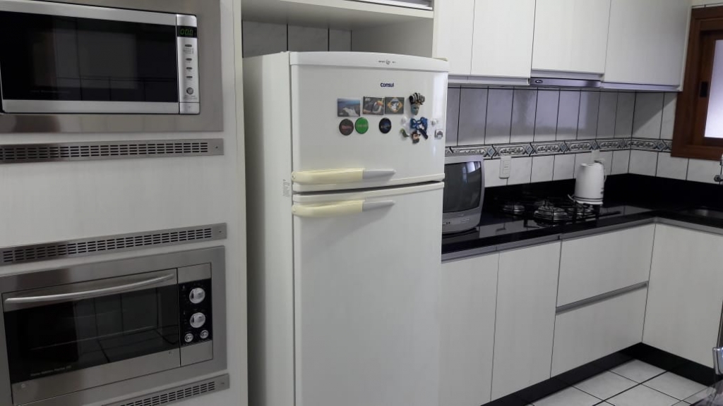 APARTAMENTO COM 3 DORMITÓRIOS