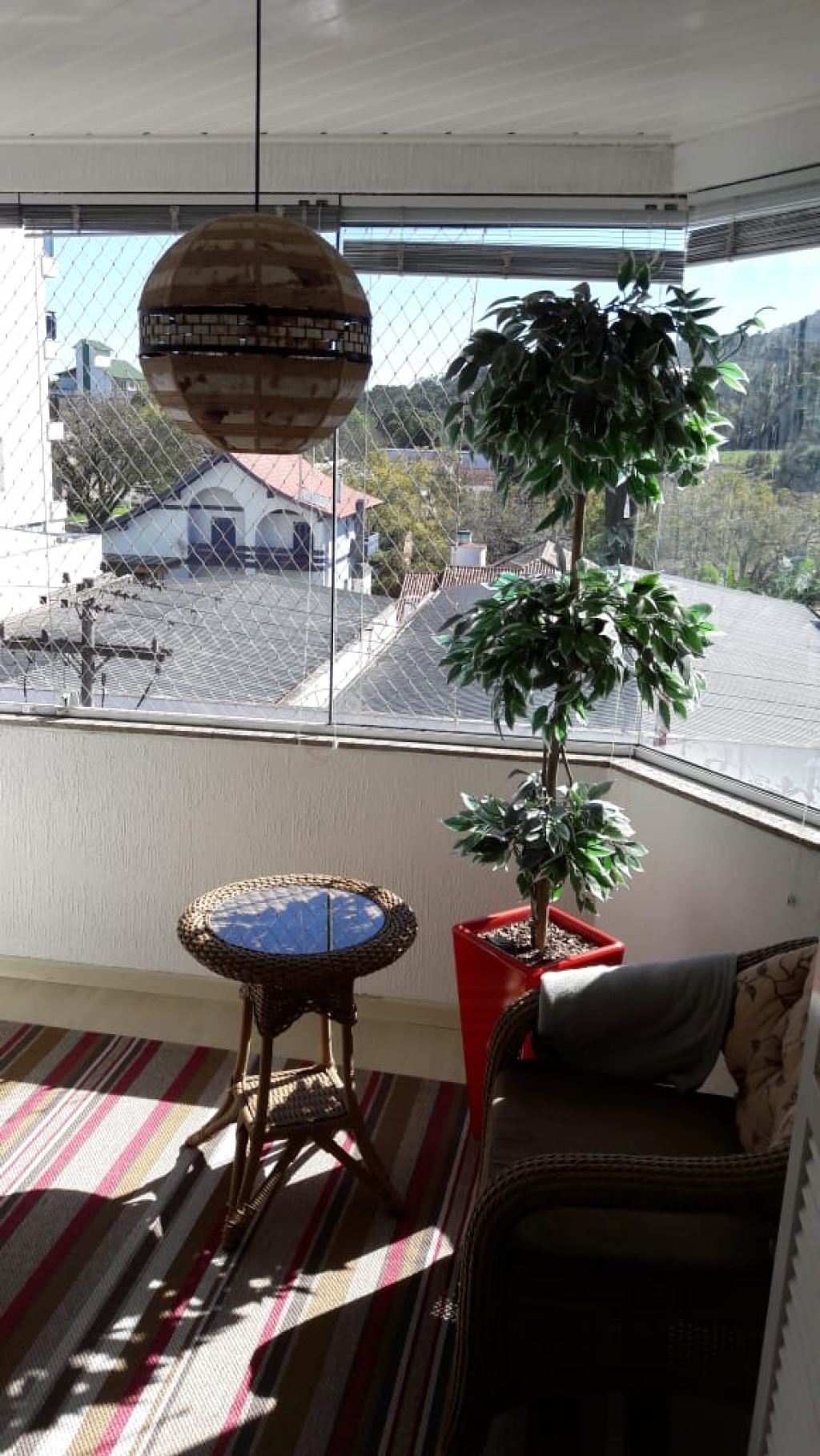 APARTAMENTO COM 3 DORMITÓRIOS