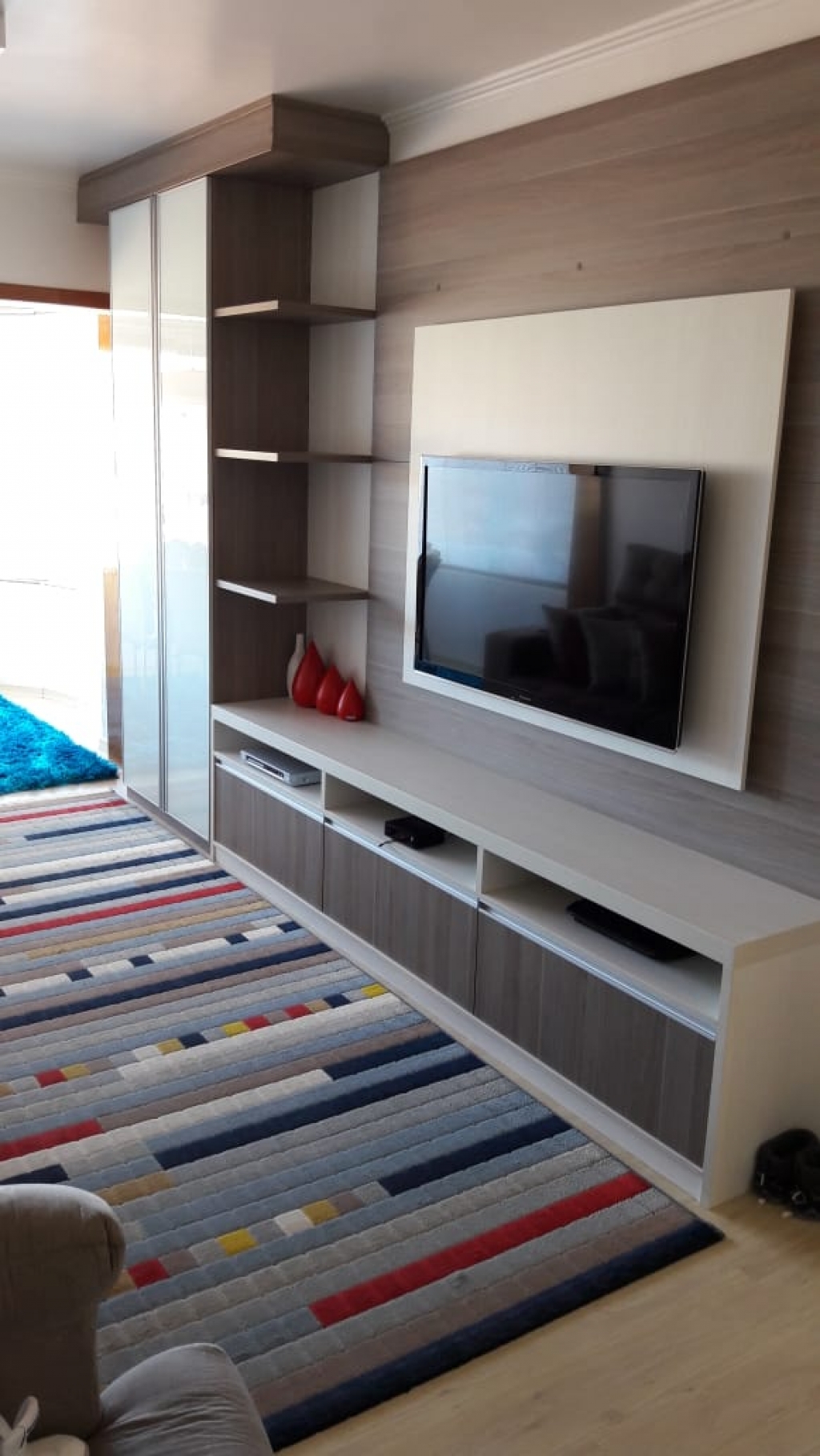 APARTAMENTO COM 3 DORMITÓRIOS