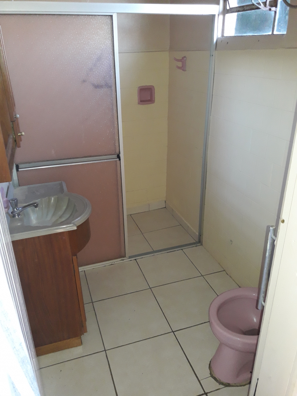 CASA COM 3 DORMITÓRIOS