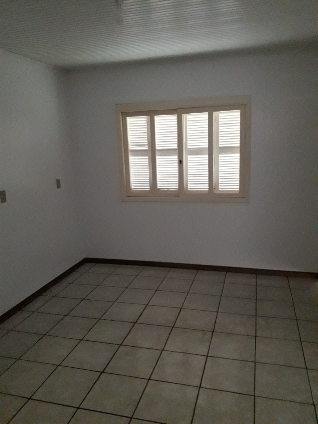 CASA COM 3 DORMITÓRIOS