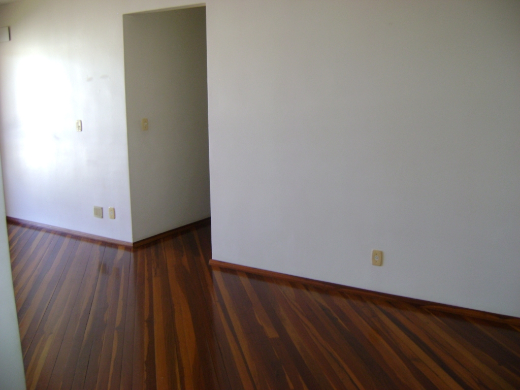 APARTAMENTO COM 3 DORMITÓRIOS