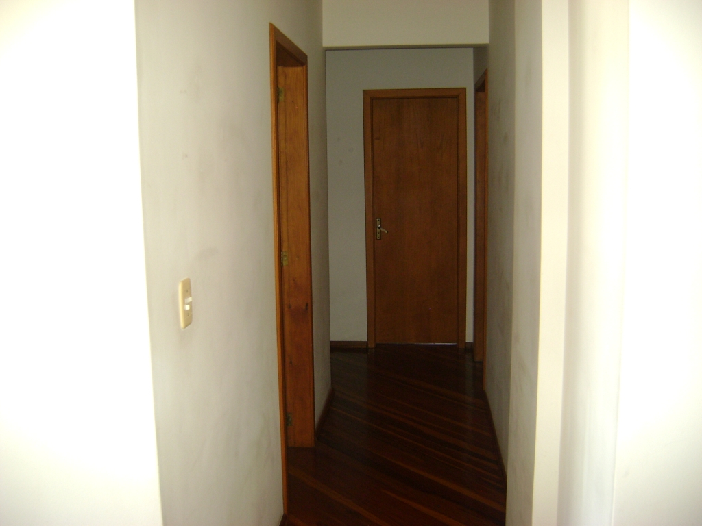 APARTAMENTO COM 3 DORMITÓRIOS