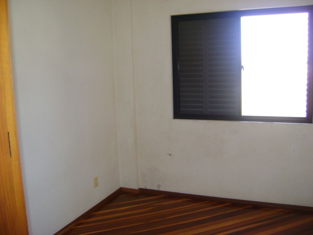 APARTAMENTO COM 3 DORMITÓRIOS