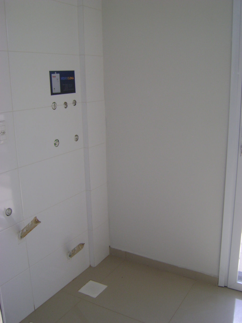 APARTAMENTO COM 3 DORMITÓRIOS