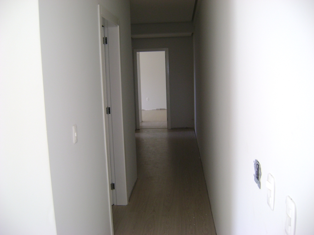 APARTAMENTO COM 3 DORMITÓRIOS