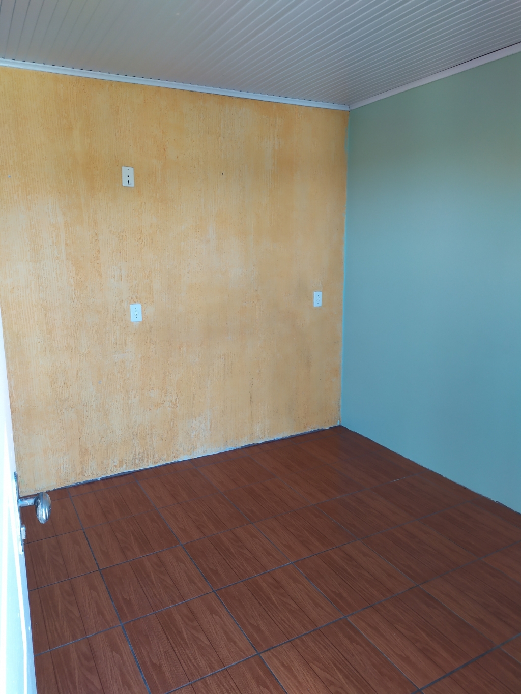 CASA COM 3 DORMITÓRIOS