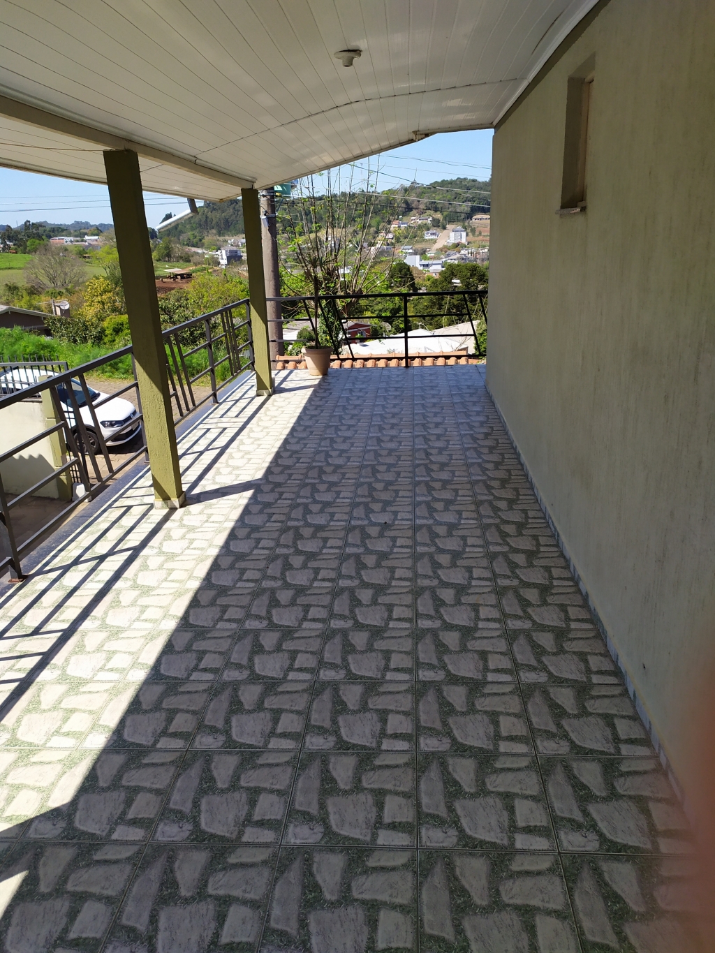 CASA COM 3 DORMITÓRIOS