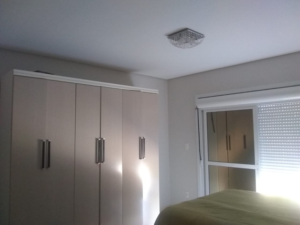 CASA COM 3 DORMITÓRIOS