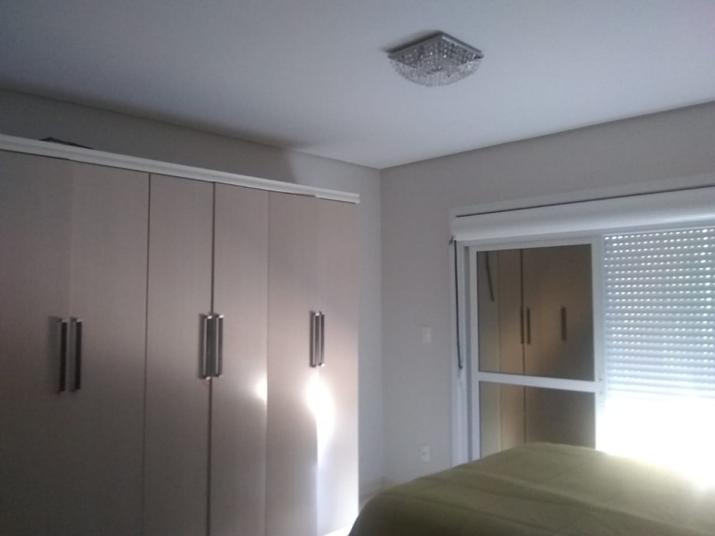 CASA COM 3 DORMITÓRIOS