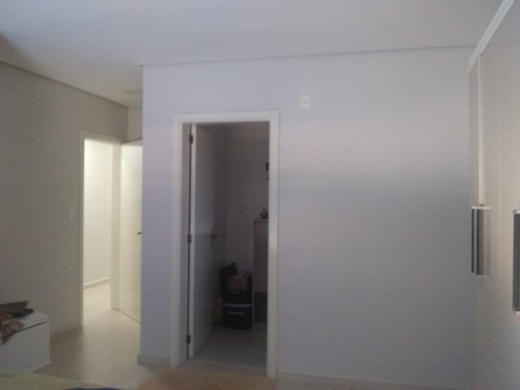 CASA COM 3 DORMITÓRIOS