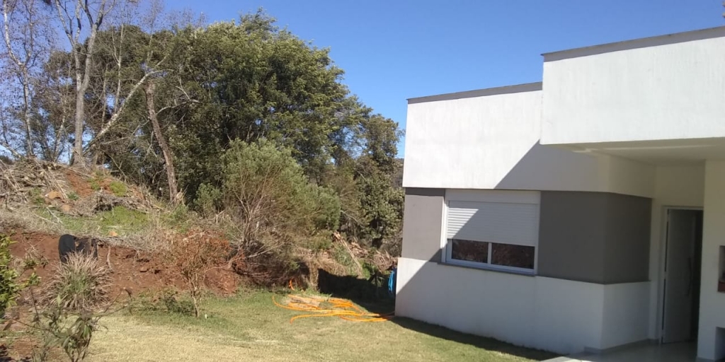 CASA COM 3 DORMITÓRIOS