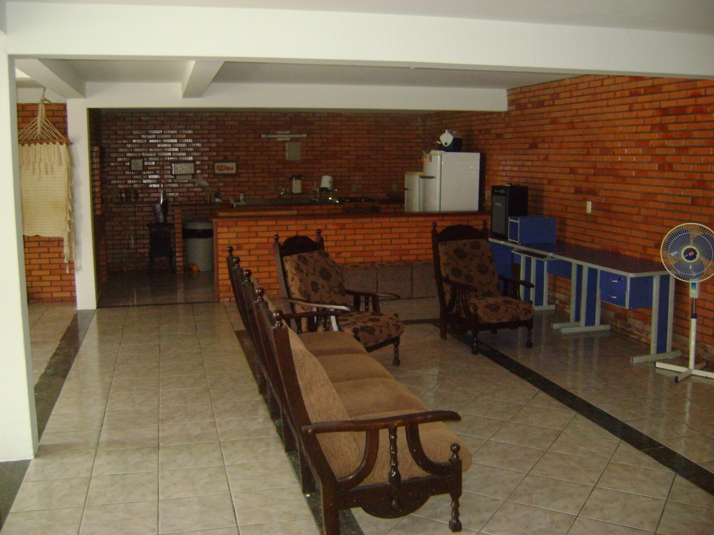 PORÃO (COMERCIAL)