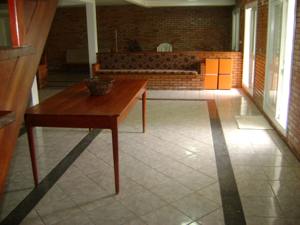 PORÃO (COMERCIAL)