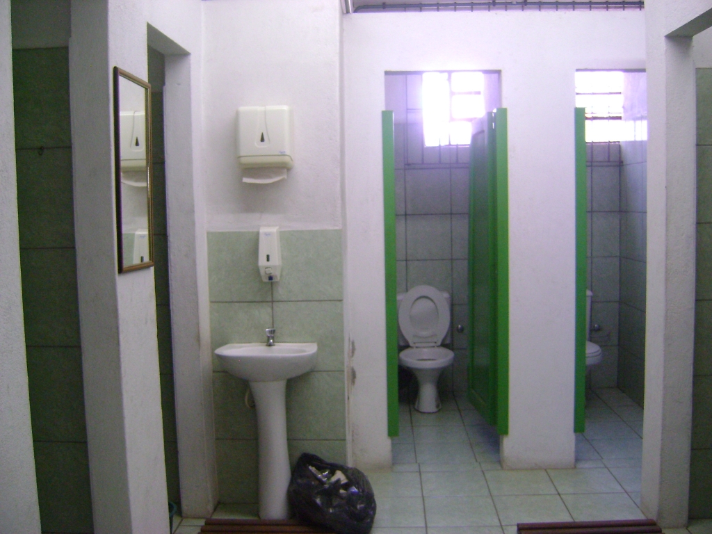TERRENO COM BENFEITORIA