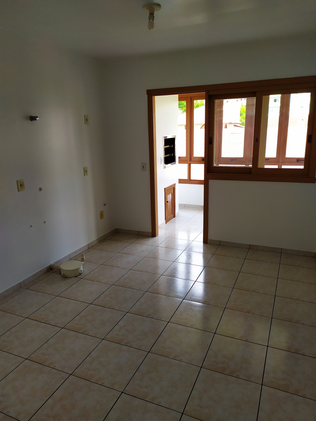 APARTAMENTO COM 3 DORMITÓRIOS