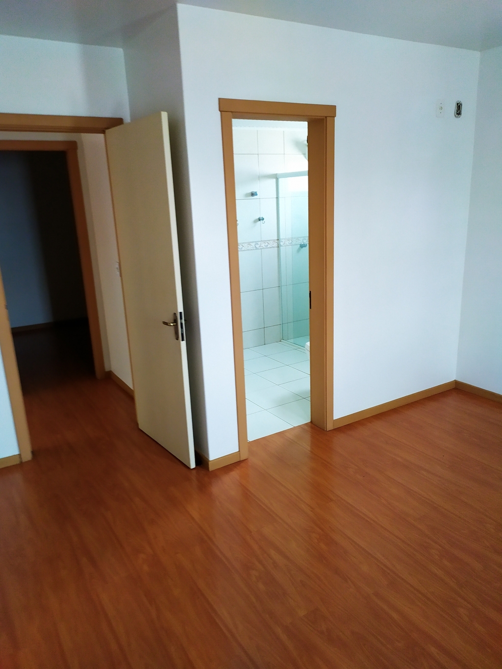 APARTAMENTO COM 3 DORMITÓRIOS