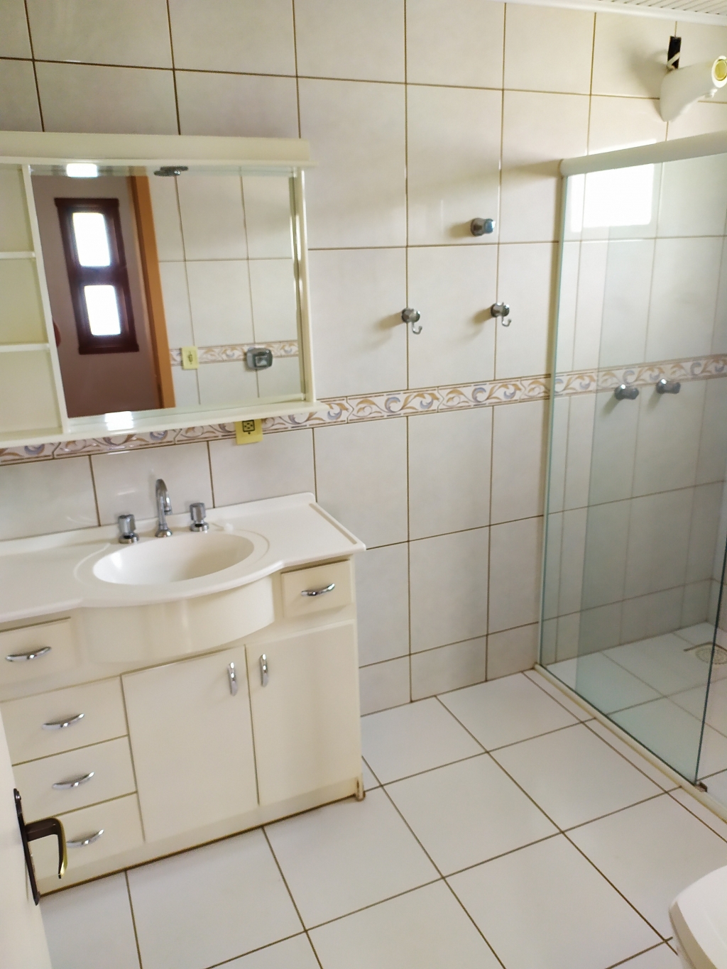 APARTAMENTO COM 3 DORMITÓRIOS