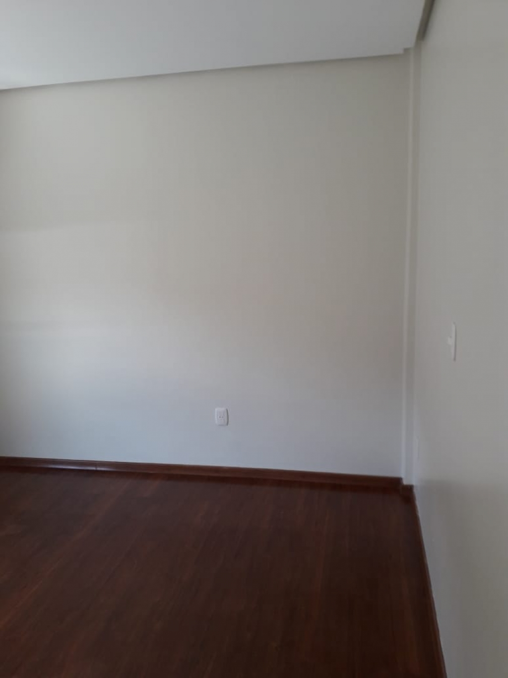 APARTAMENTO COM 3 DORMITÓRIOS