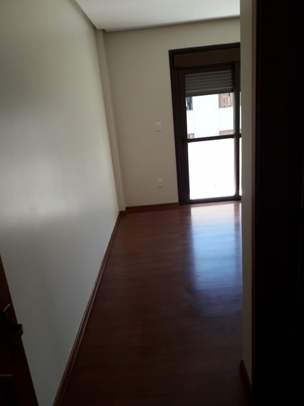 APARTAMENTO COM 3 DORMITÓRIOS