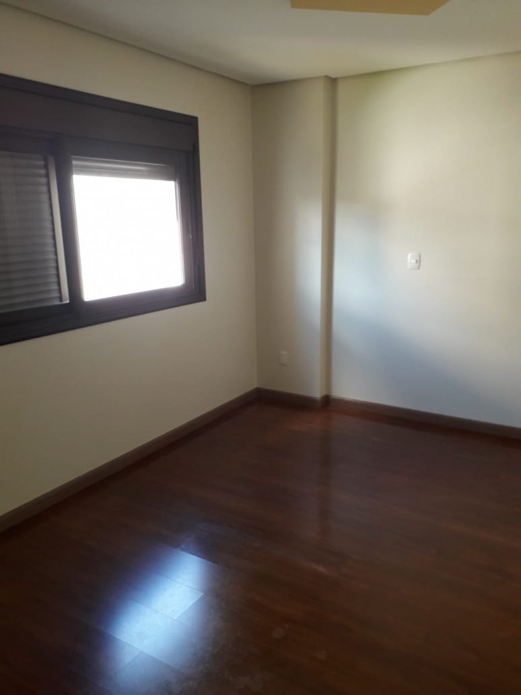 APARTAMENTO COM 3 DORMITÓRIOS