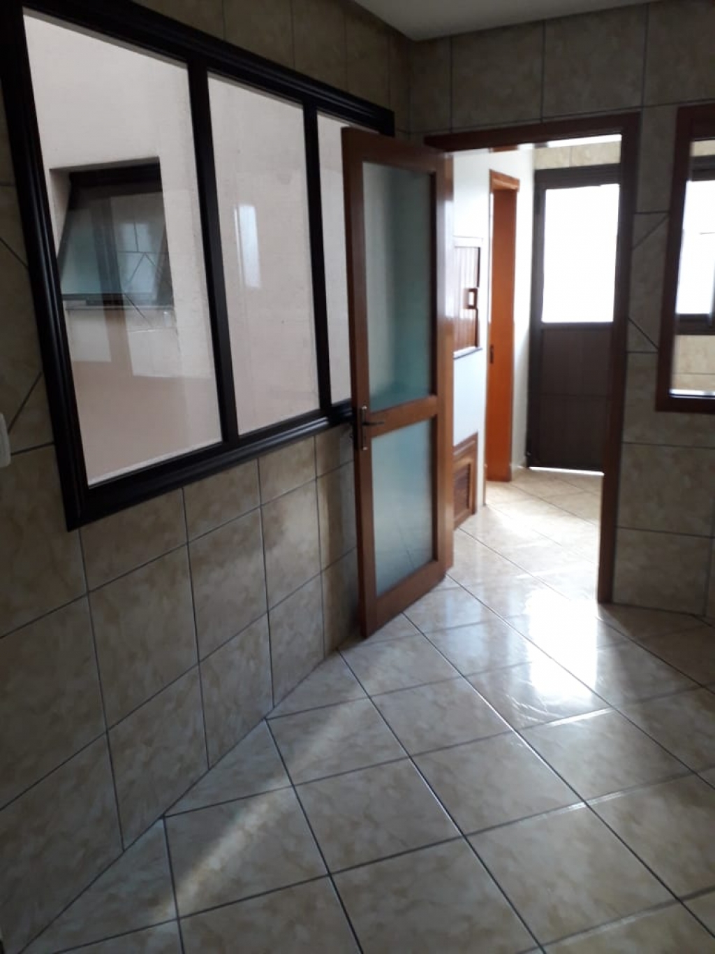 APARTAMENTO COM 3 DORMITÓRIOS