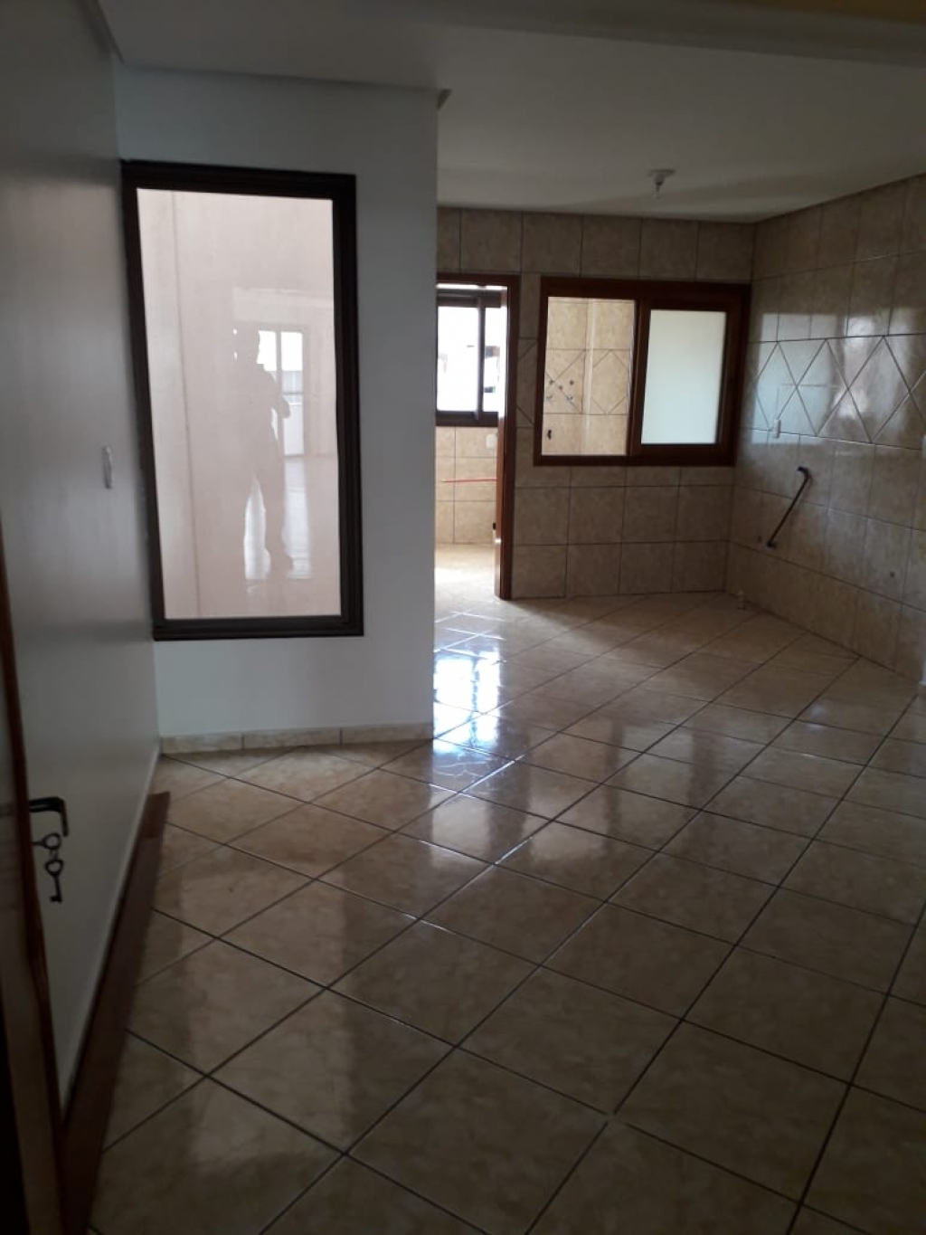 APARTAMENTO COM 3 DORMITÓRIOS
