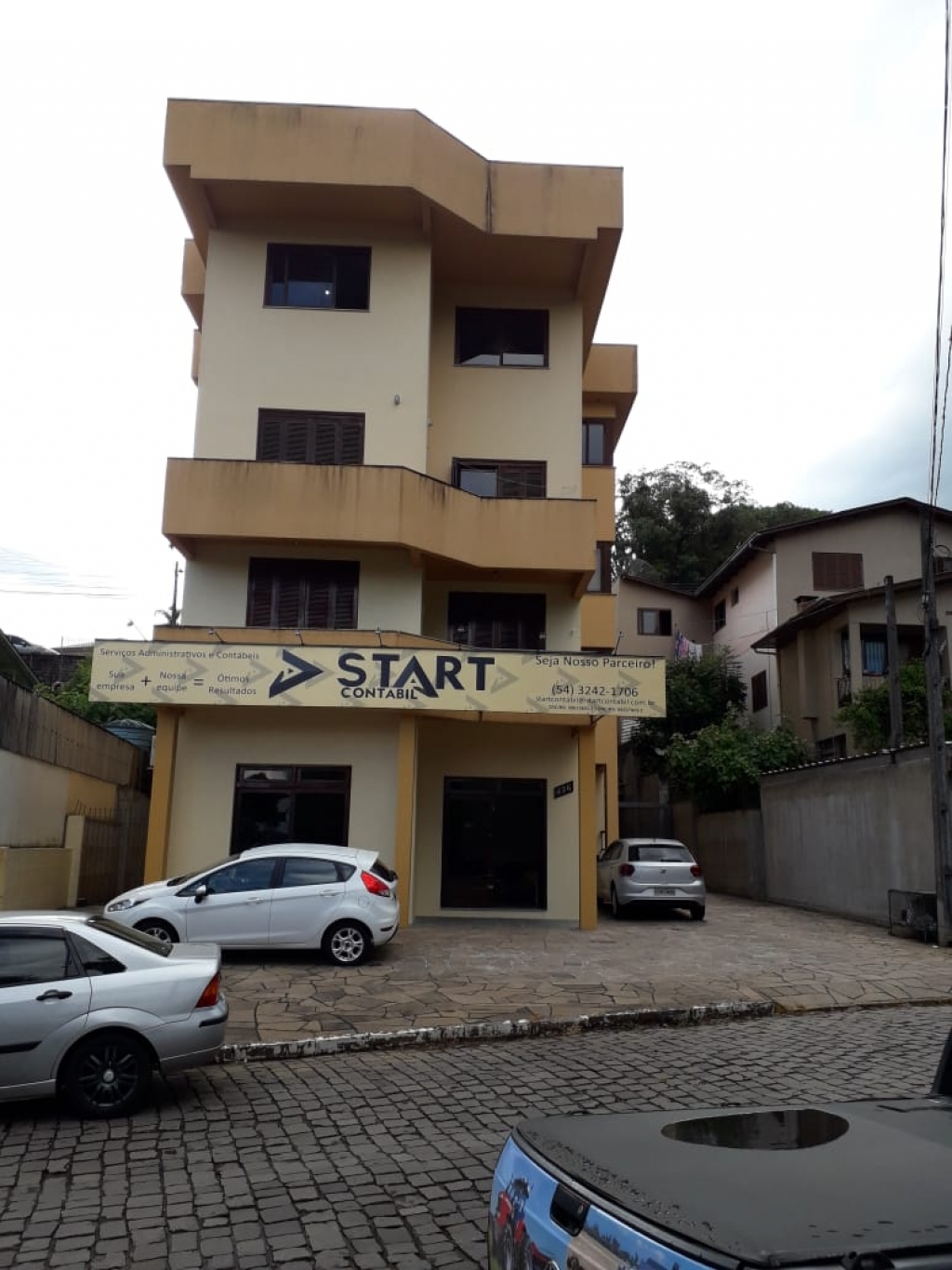 APARTAMENTO COM 3 DORMITÓRIOS