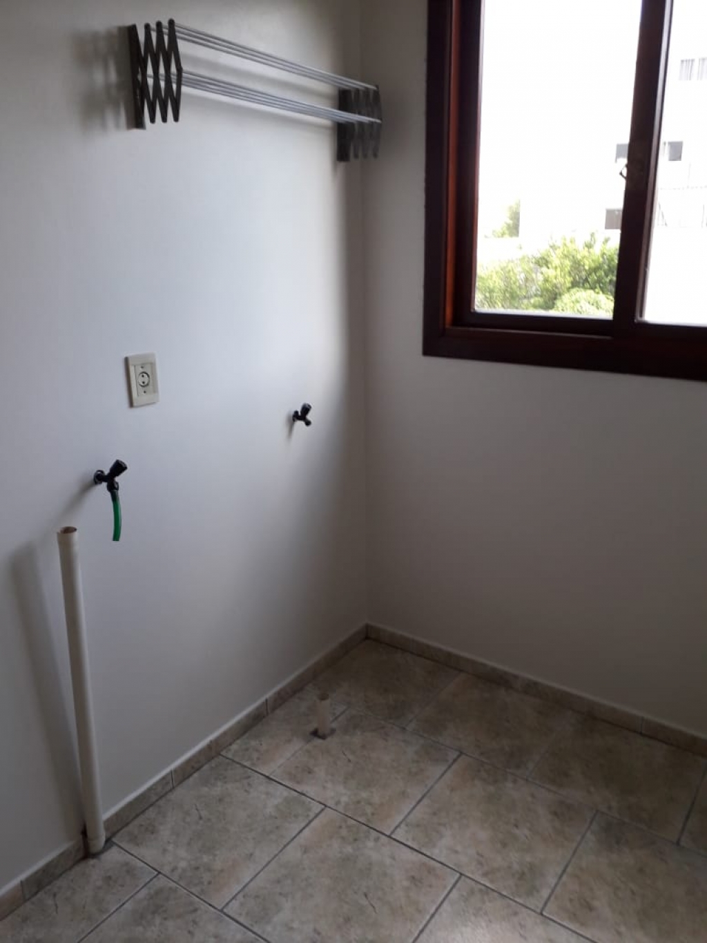 APARTAMENTO COM 3 DORMITÓRIOS
