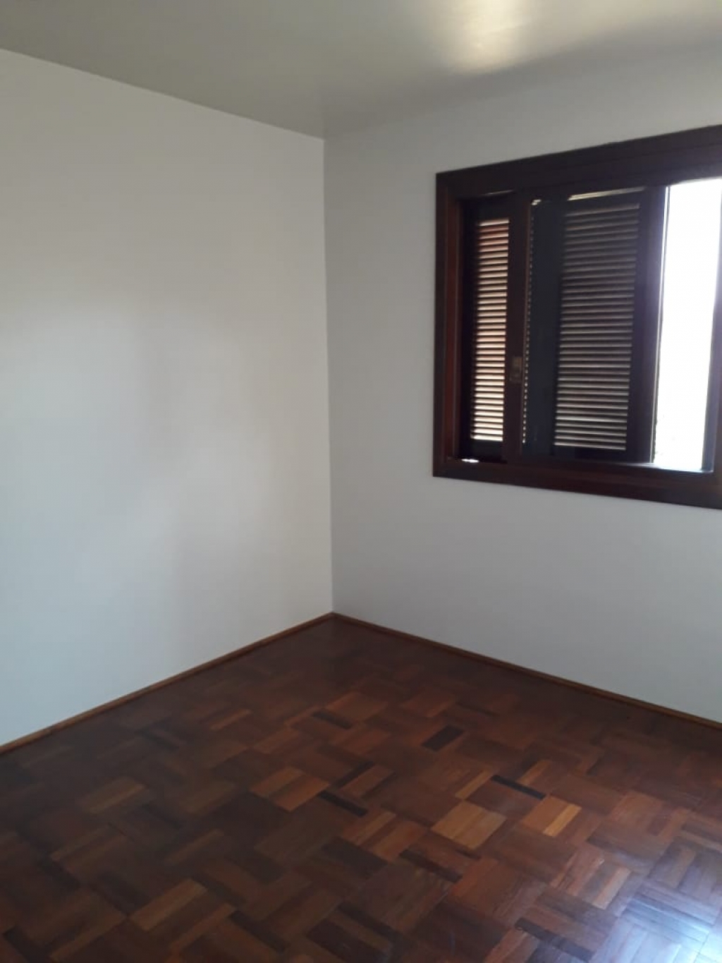 APARTAMENTO COM 3 DORMITÓRIOS