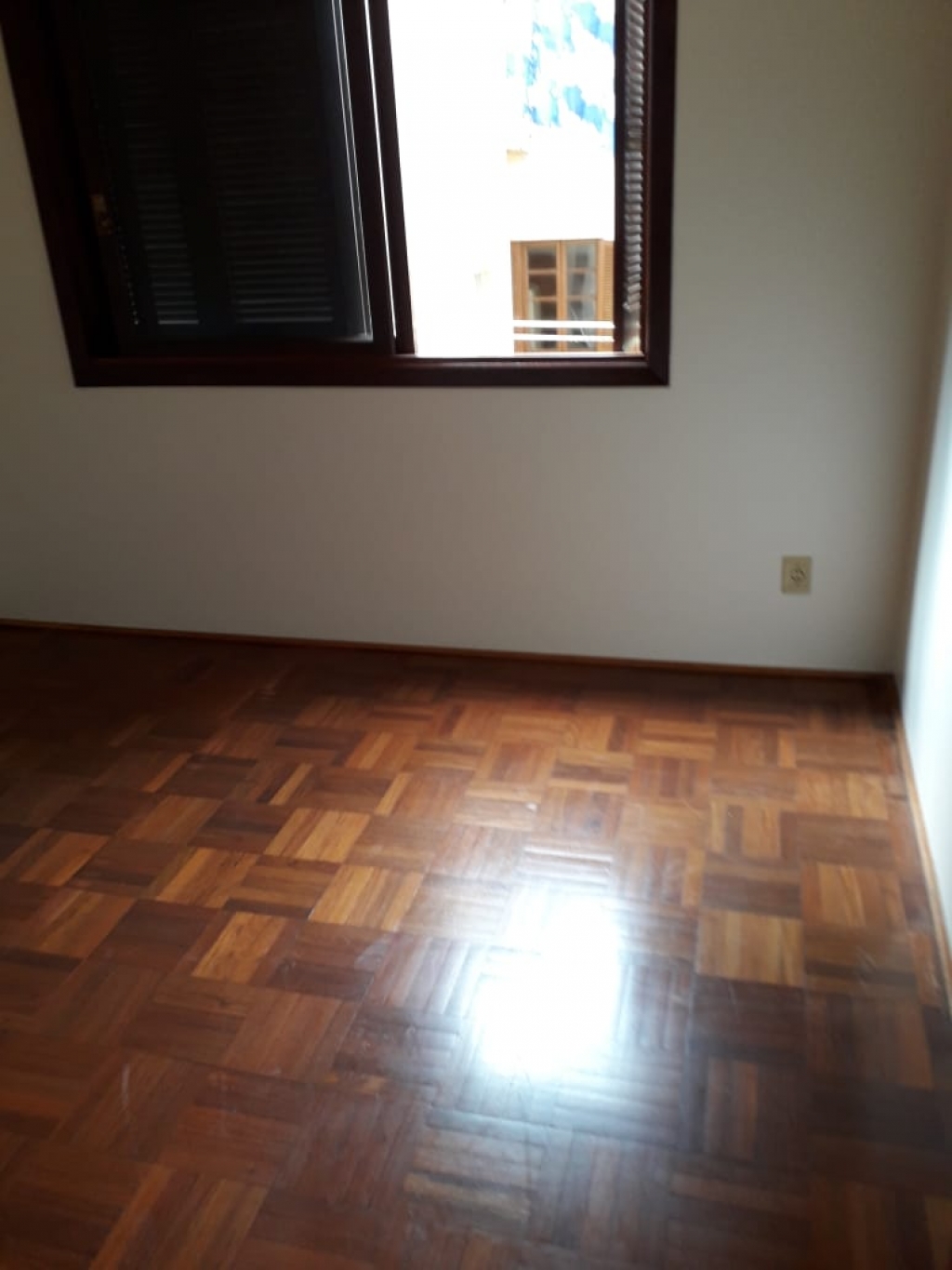 APARTAMENTO COM 3 DORMITÓRIOS