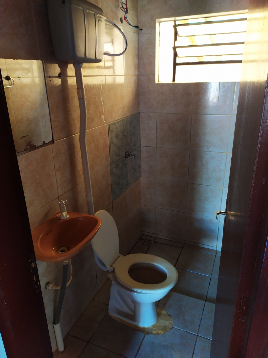 CASA COM 2 DORMITÓRIOS