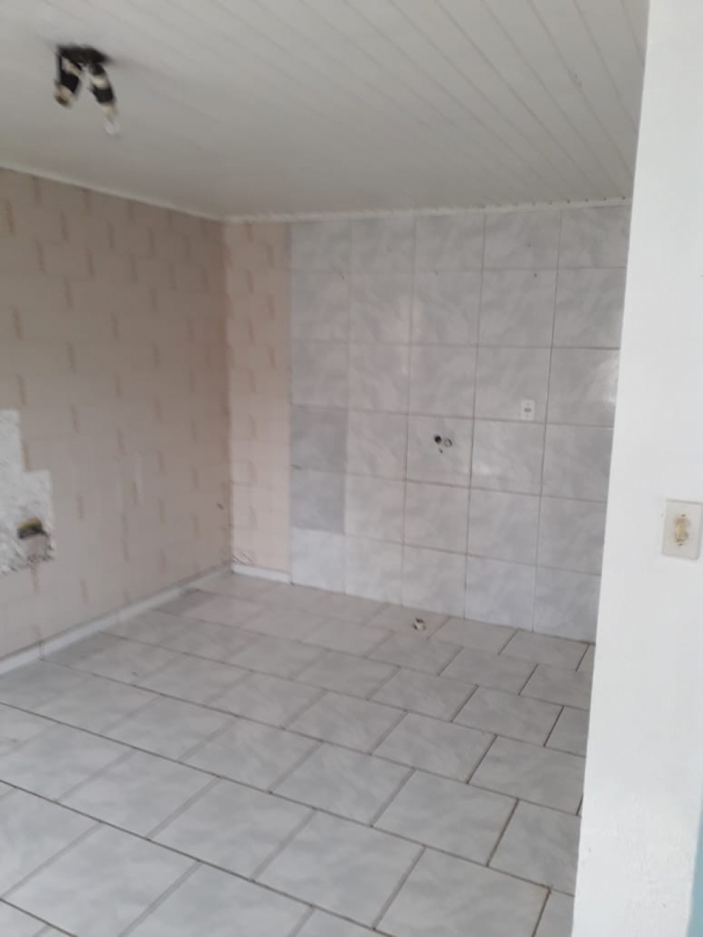 PORÃO COM 2 DORMITÓRIOS
