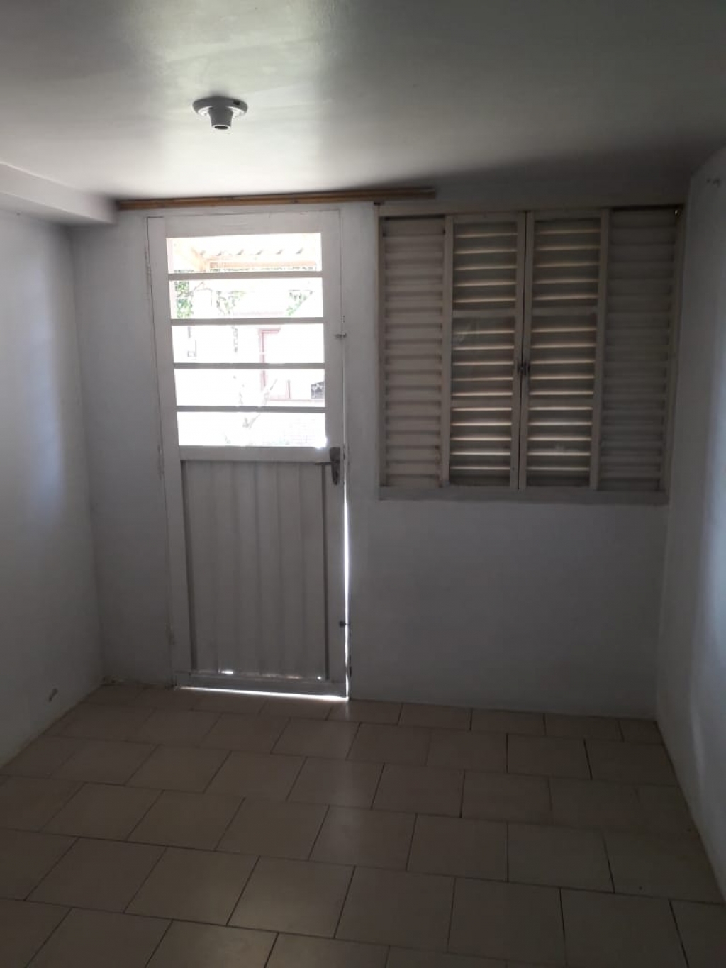 PORÃO COM 2 DORMITÓRIOS