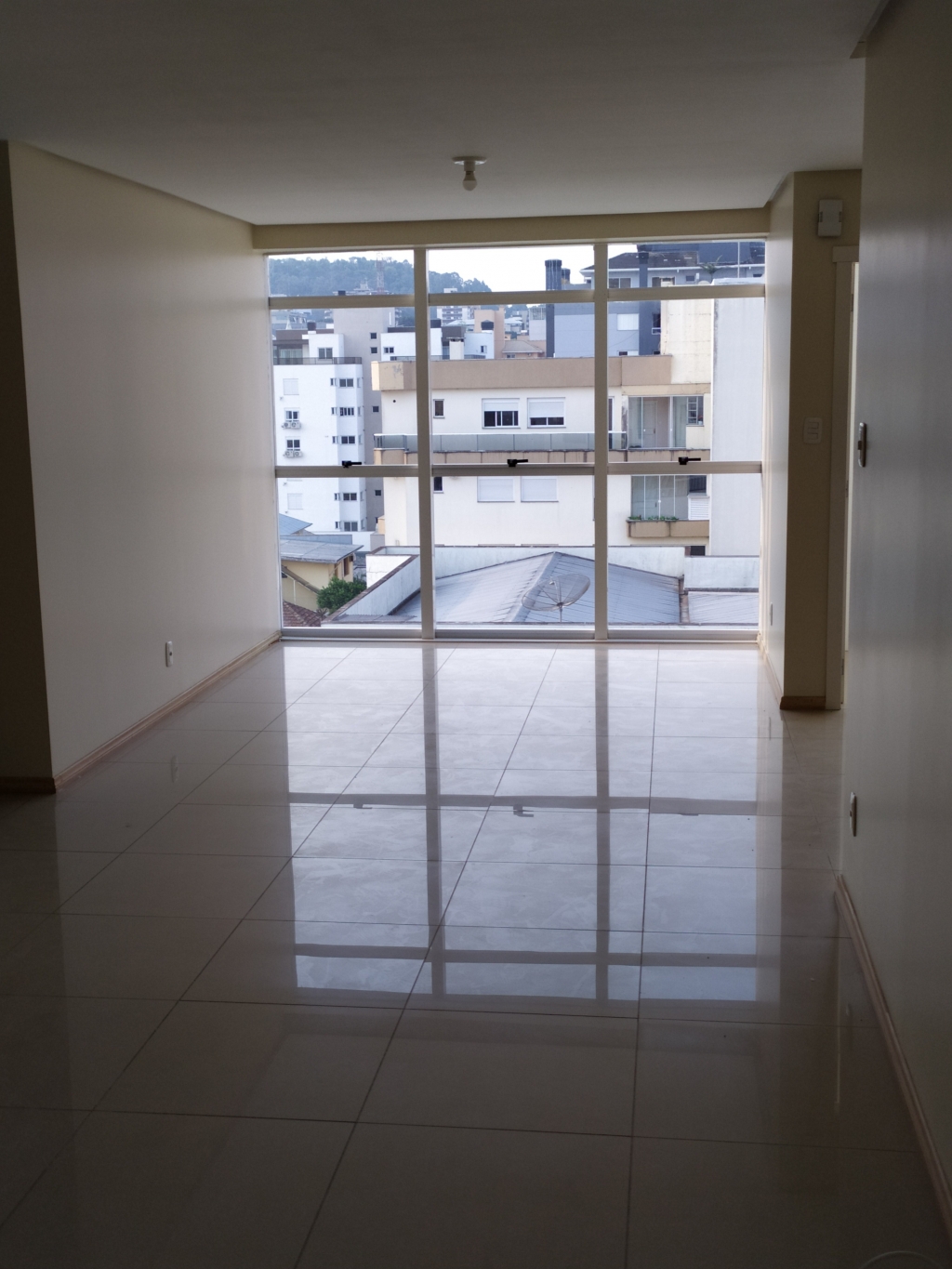 APARTAMENTO COM 3 DORMITÓRIOS