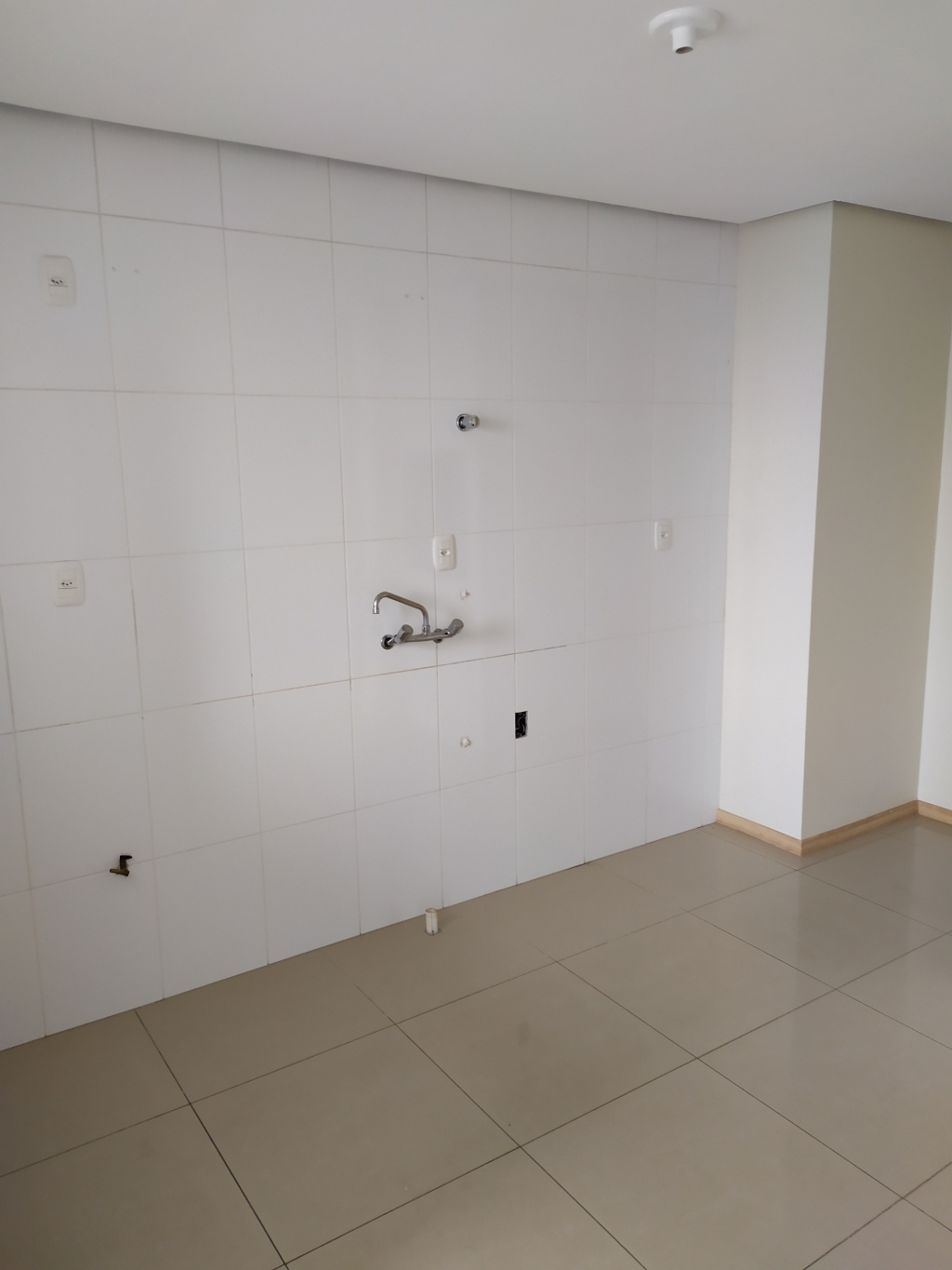 APARTAMENTO COM 3 DORMITÓRIOS