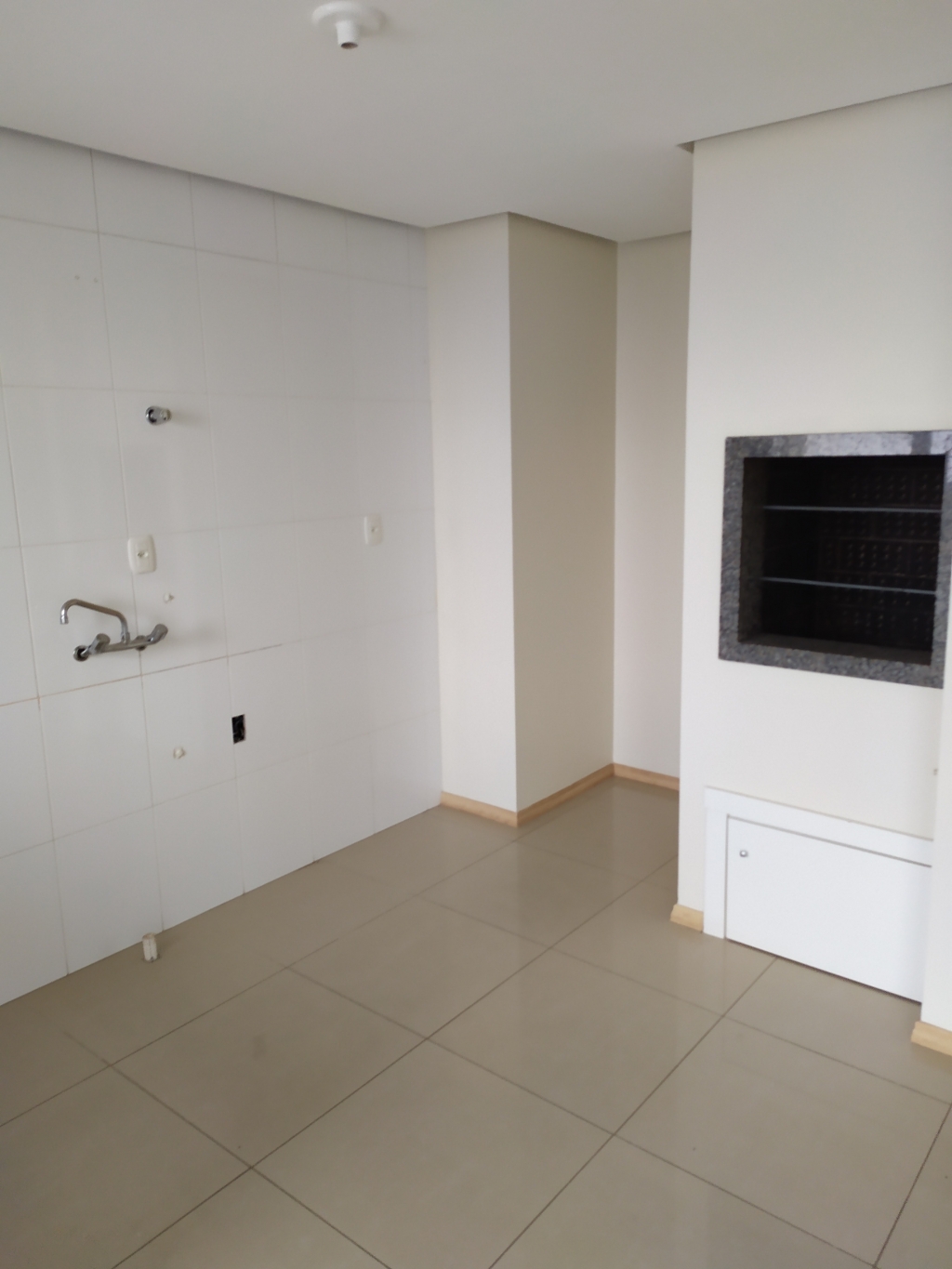 APARTAMENTO COM 3 DORMITÓRIOS